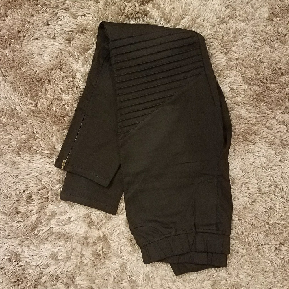 Black moto leggings